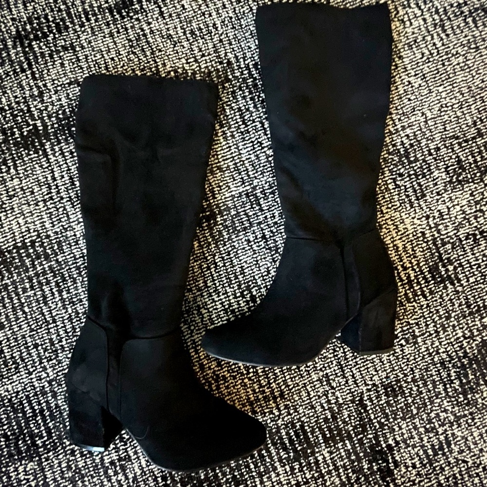 Faux suede knee high boots size 8